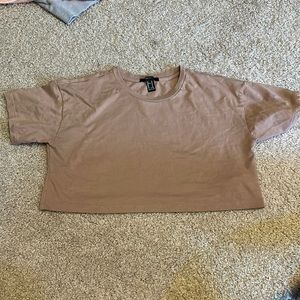 cropped brown tshirt